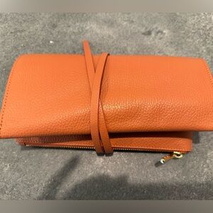 Cuyana Travel Beauty Roll